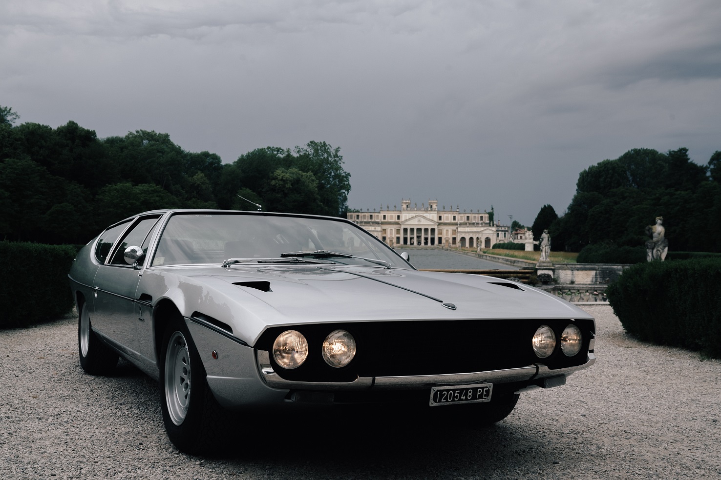 Lamborghini Espada Vooraanzicht