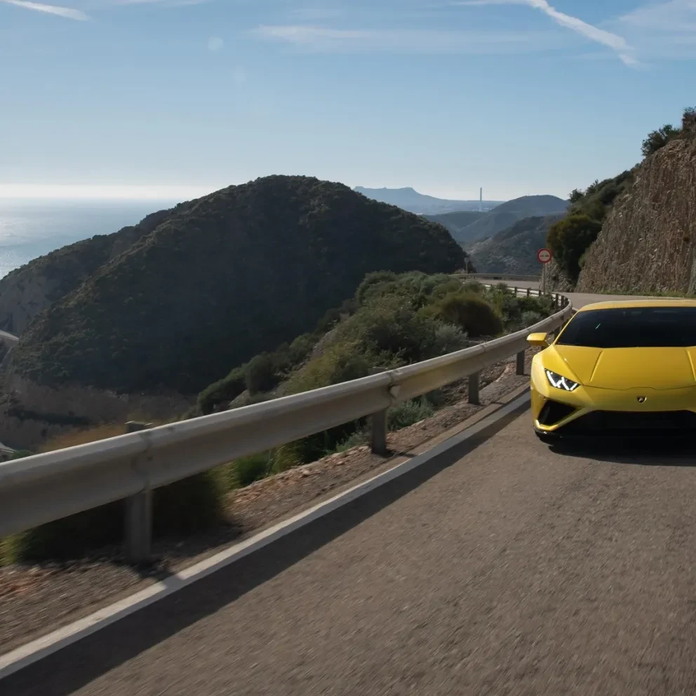 Lamborghini Huracan evo RWD op de weg