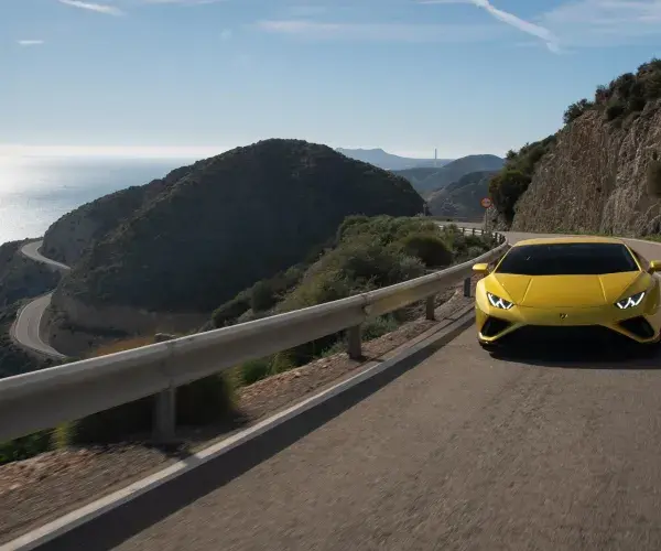 Lamborghini Huracan evo RWD op de weg