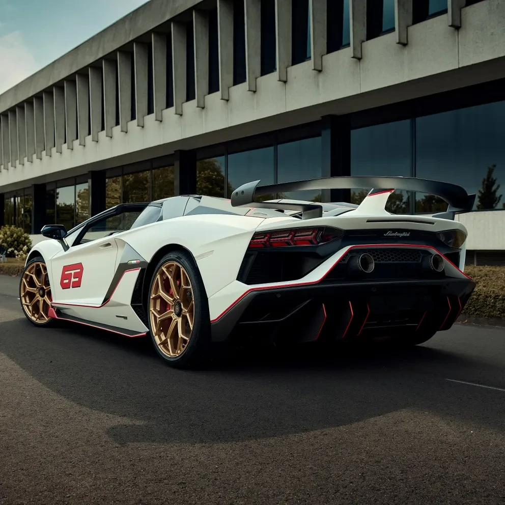 Lamborghini Aventador SVJ Roadster