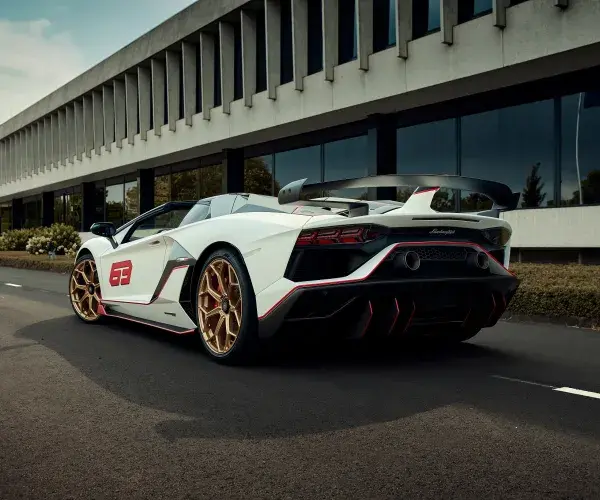 Lamborghini Aventador SVJ Roadster