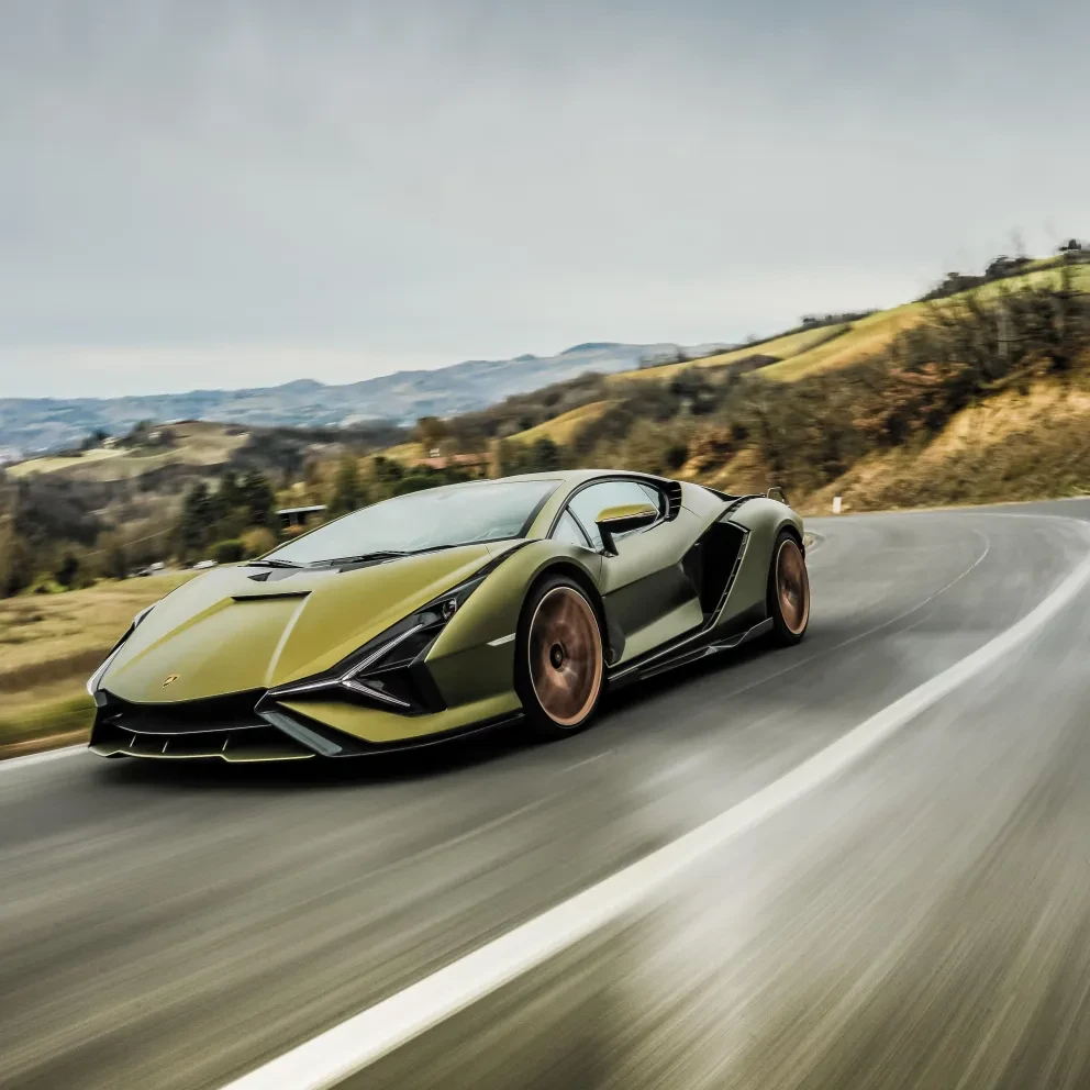 Lamborghini Sian FKP37 op de weg