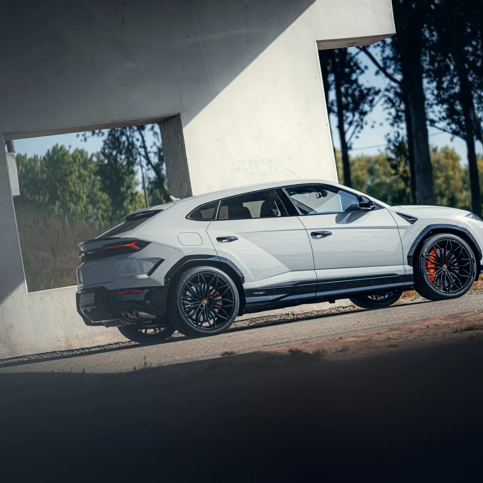 Lamborghini Urus SE - Header