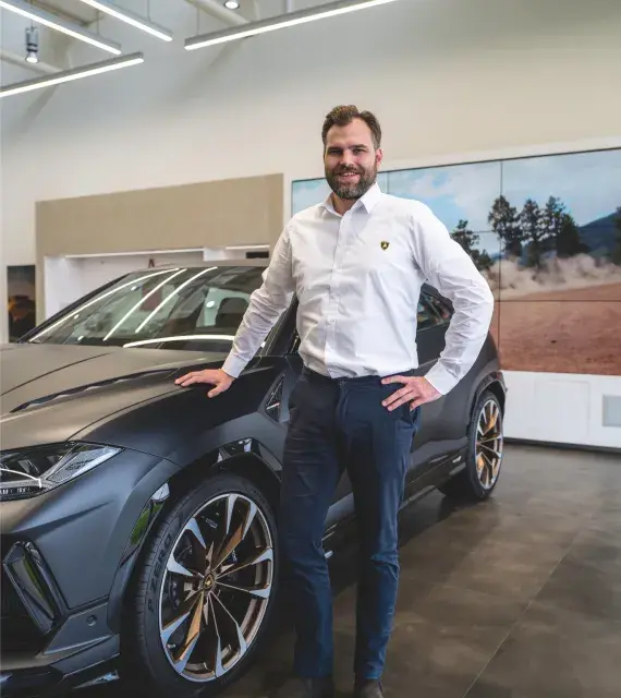 Portret Maikel van de Riet Lamborghini Leusden
