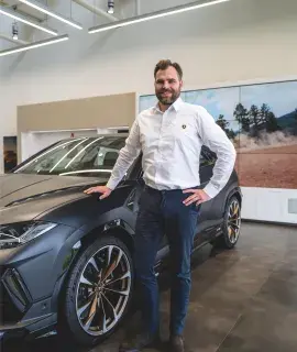 Portret Maikel van de Riet Lamborghini Leusden
