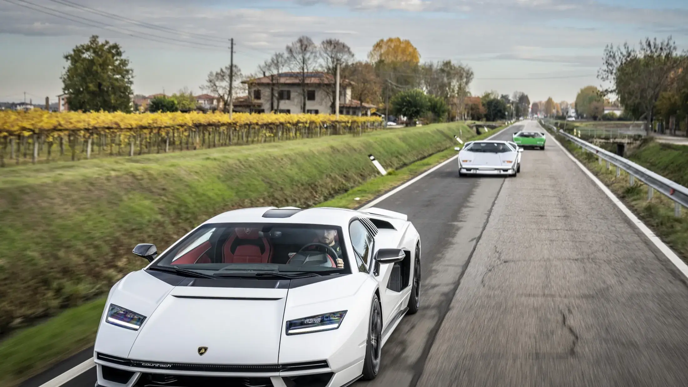 Lamborghini Countach op de weg