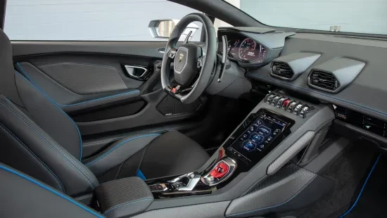 Lamborghini Huracan evo interieur