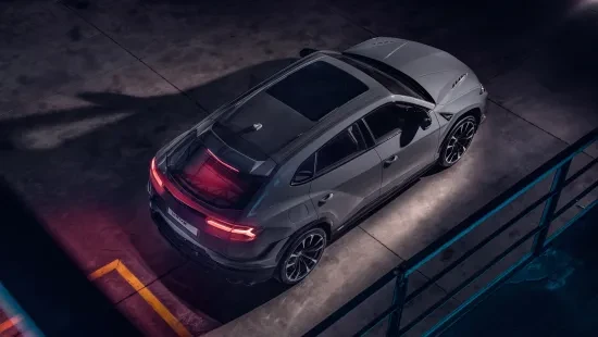 Lamborghini Urus S schuin bovenaanzicht 