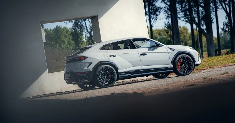 Lamborghini Urus SE - Header