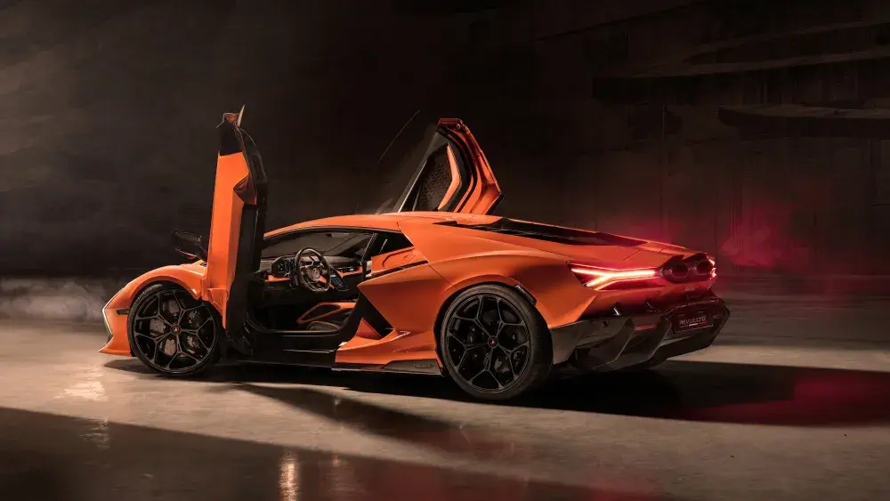 Lamborghini Revuelto deuren open oranje 