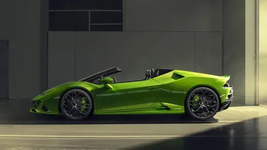 Lamborghini Huracan evo Spyder zijkant